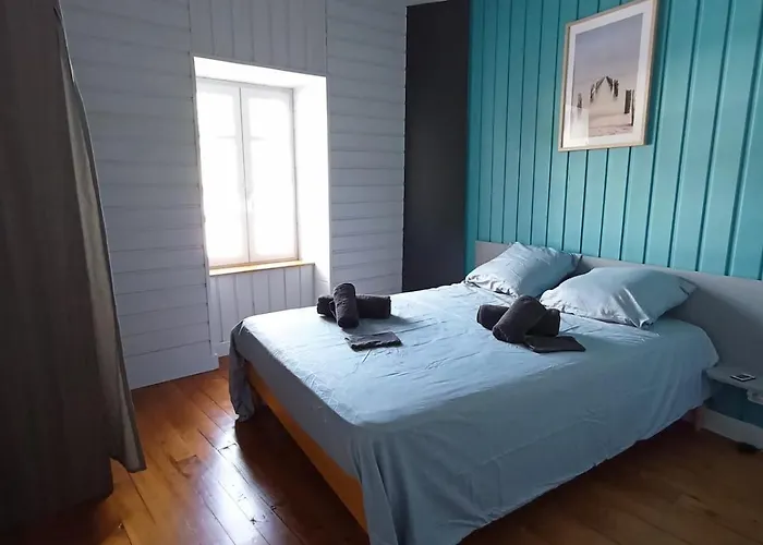 L 'échappe-loups Maison De 2 à 8 Personnes Et Garage Hébergement de vacances Chapelle-Agnon