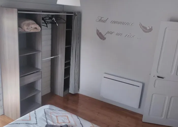 Hébergement de vacances L 'échappe-loups Maison De 2 à 8 Personnes Et Garage *