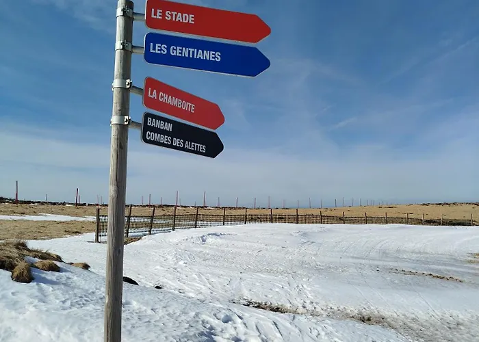 Hébergement de vacances L 'échappe-loups Maison De 2 à 8 Personnes Et Garage Chapelle-Agnon